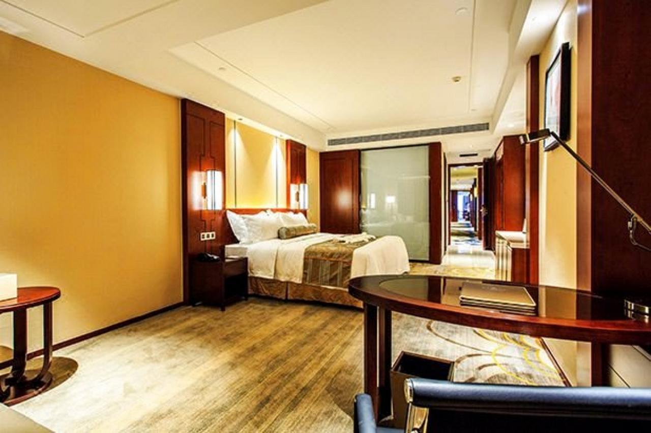Ramada Jiaxing Hotell Exteriör bild