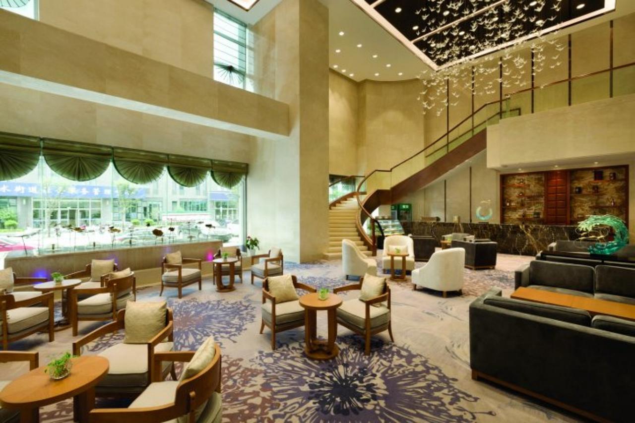 Ramada Jiaxing Hotell Exteriör bild