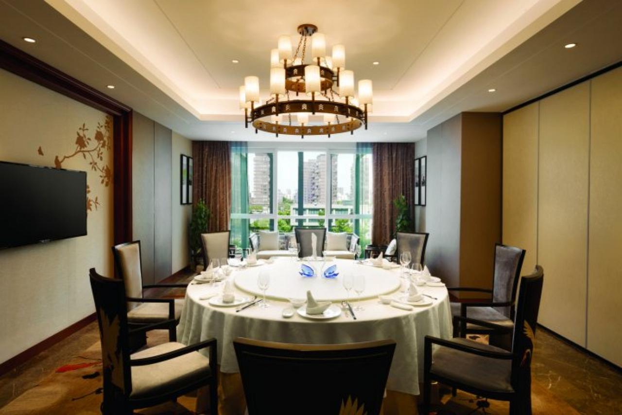 Ramada Jiaxing Hotell Exteriör bild