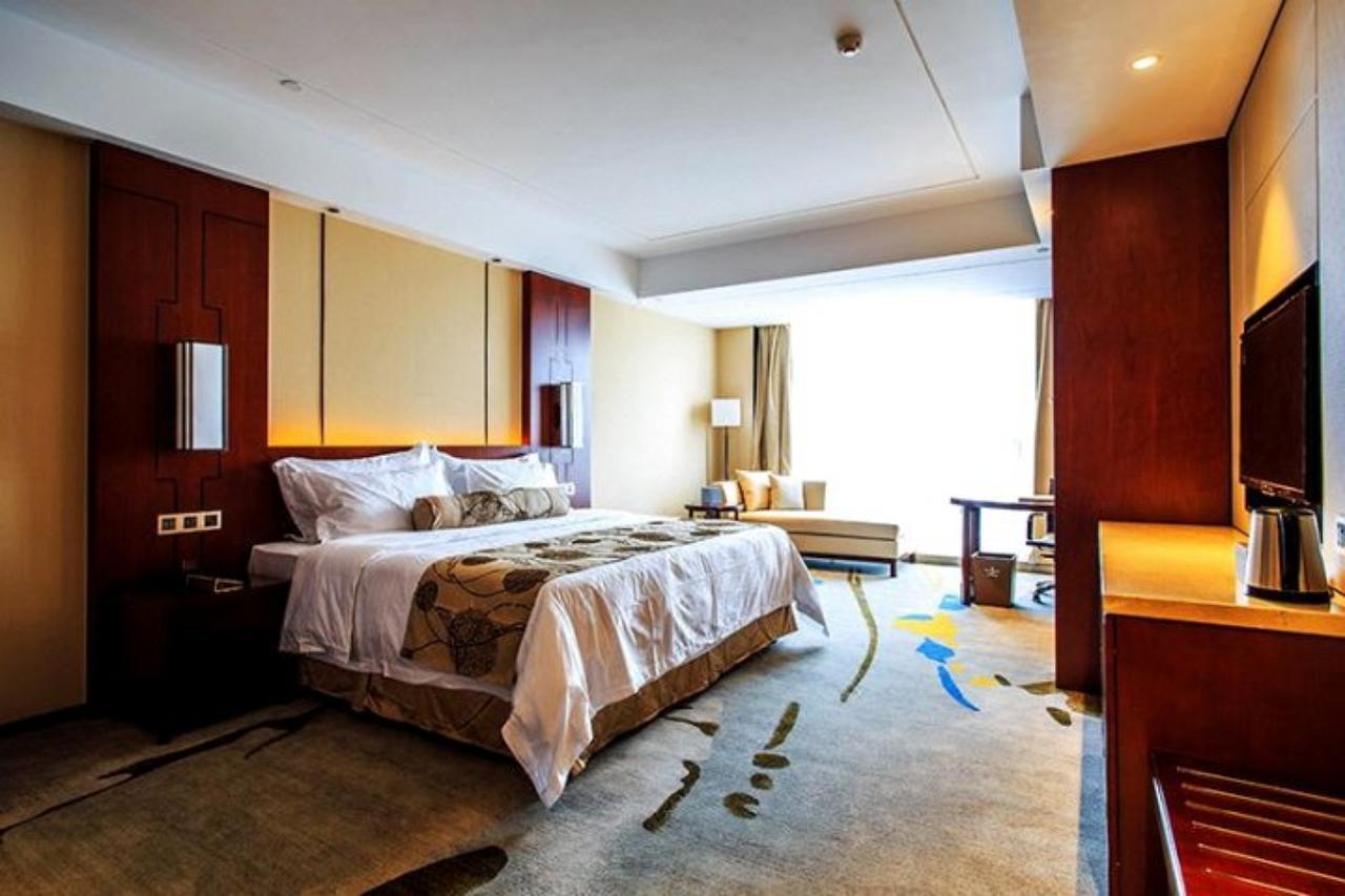 Ramada Jiaxing Hotell Exteriör bild